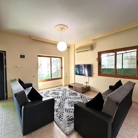 The House Vilă